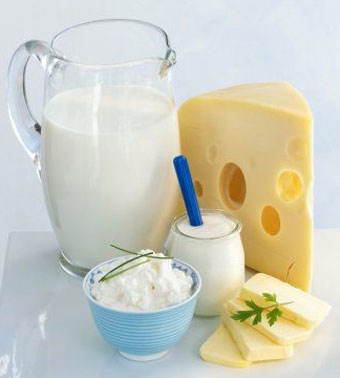 Cần tránh uống thuốc cùng với sữa: Có người cho rằng, đồ uống có dinh dưỡng uống cùng với thuốc chữa bệnh nhất định sẽ có ích, thực tế đây là sai lầm hoàn toàn.